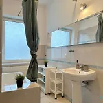 منزل للإقامة Swan -15 Minutes To Old Town & Seaside غدانسك